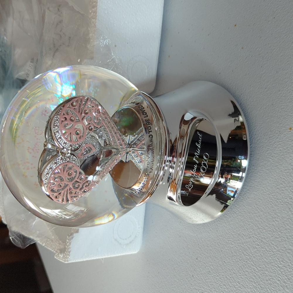 NEW"I Love You Michael xoxo" Things Remembered Glass Revolving Musical Snowglobe